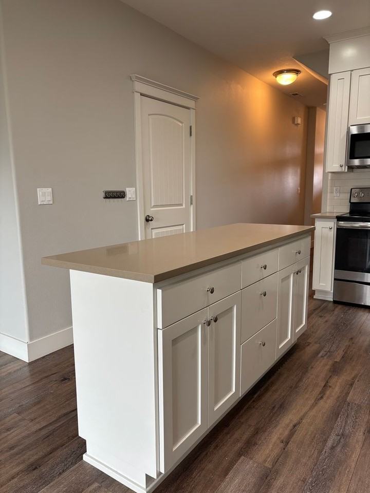 1734 E Darby Ct - Photo 4 of 26