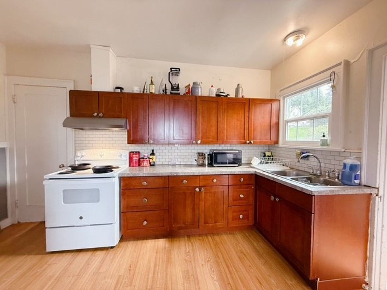 3 & 4 Bedroom Units Just Steps from WWU - Photo 3 of 28