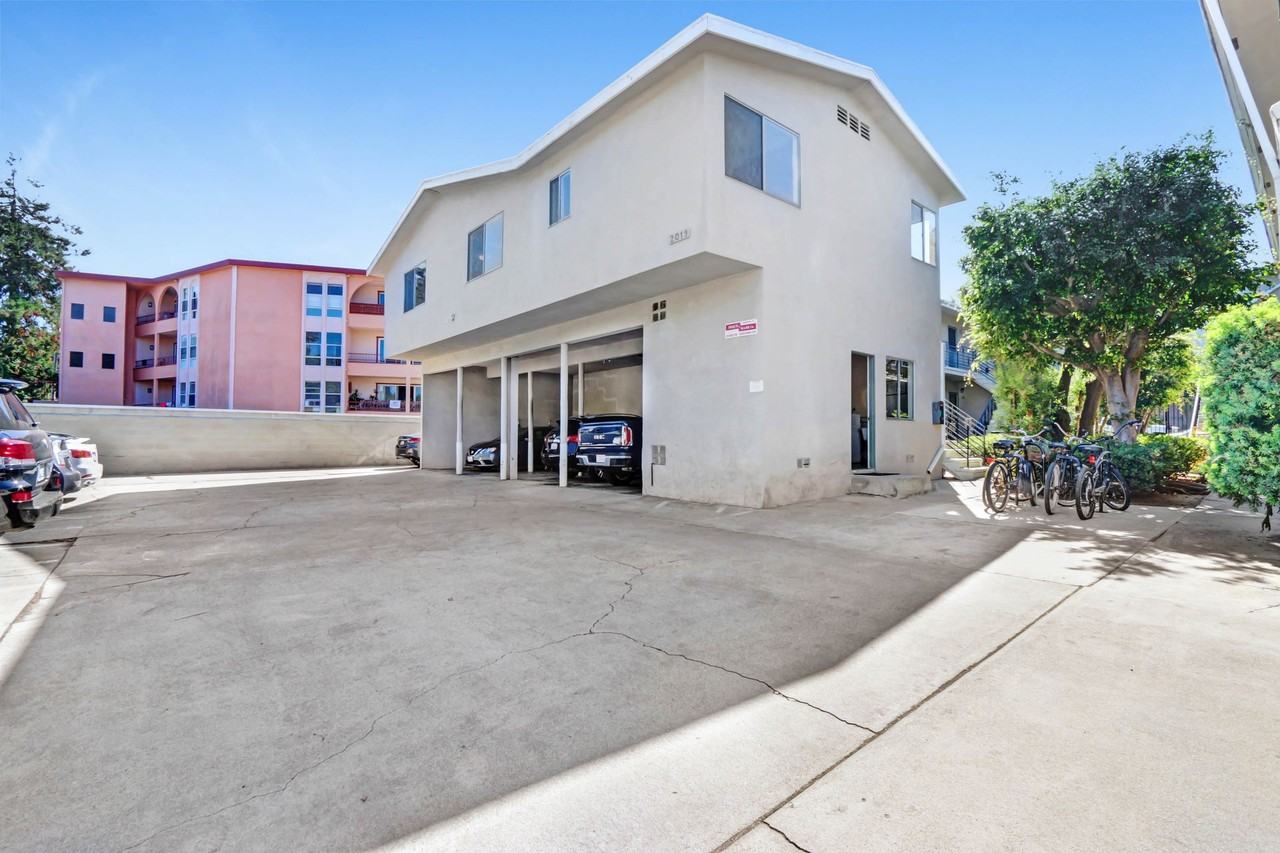 2015-2019 4th Street in Santa Monica - steps to Main St. and the beach! - Photo 6 of 6