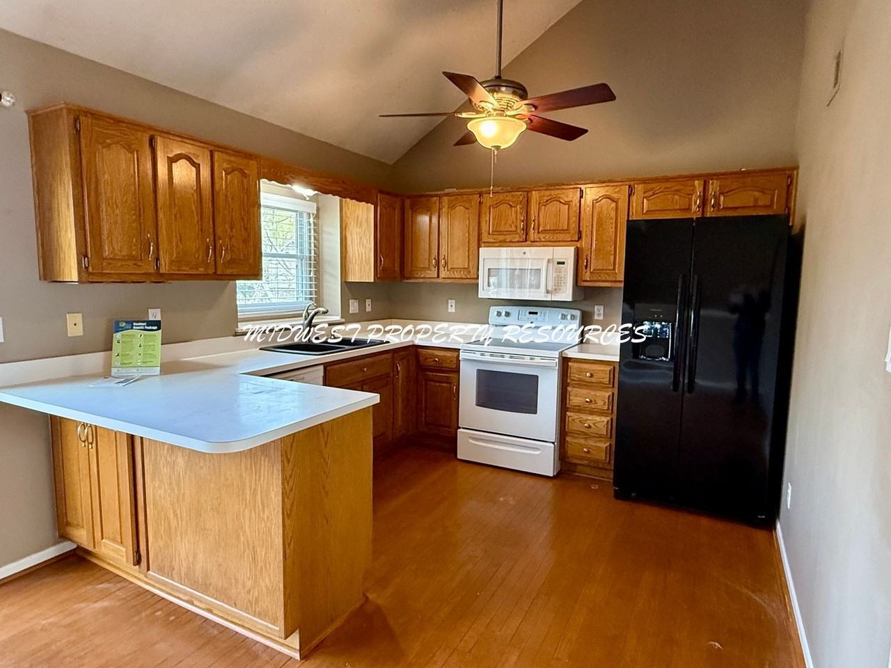 700 16th Ave S - Photo 3 of 25