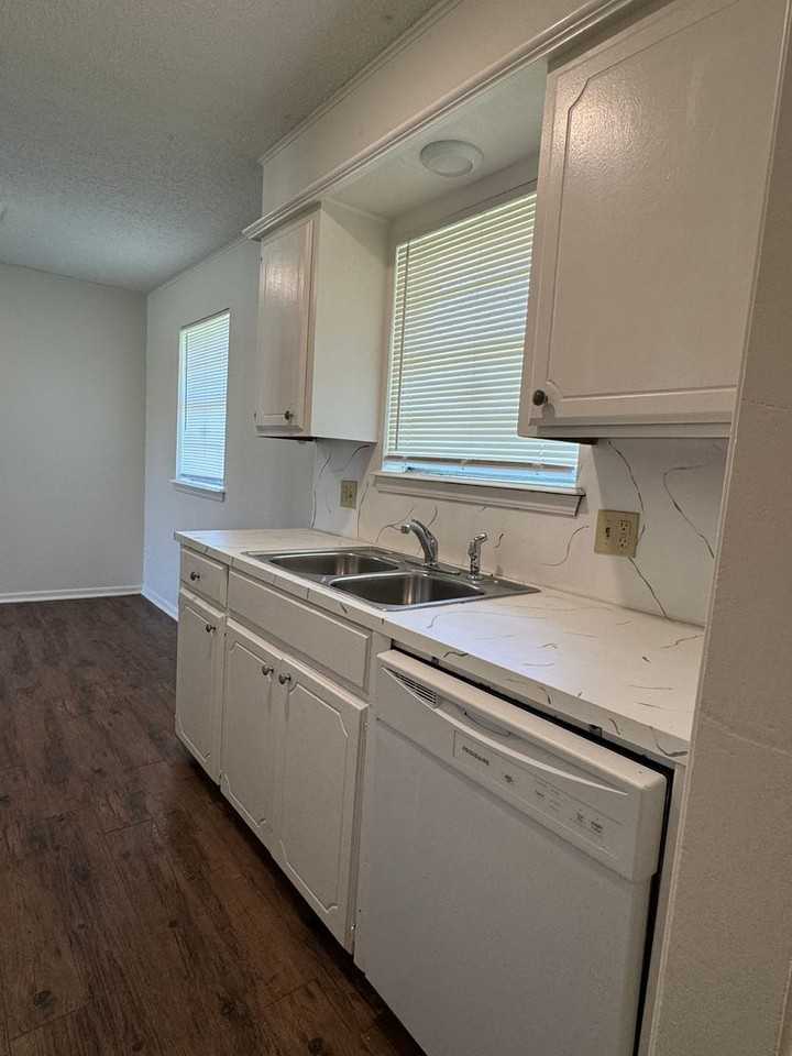 6938 Sw Forest Ave - Photo 5 of 12