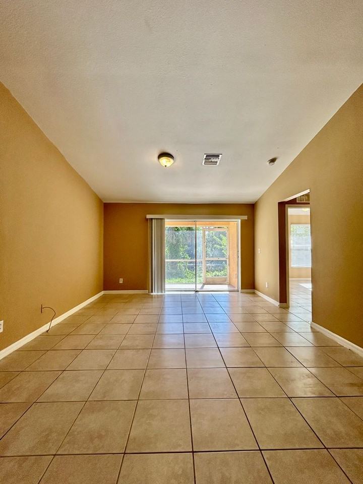 635 Hawthorne Ave S - Photo 6 of 21