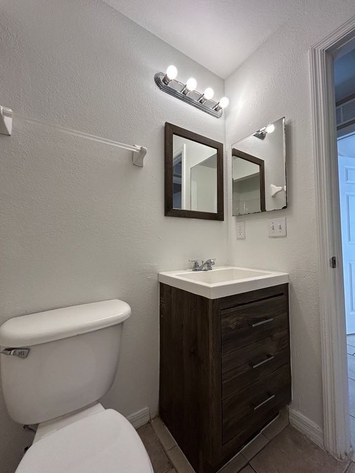 635 Hawthorne Ave S - Photo 7 of 21
