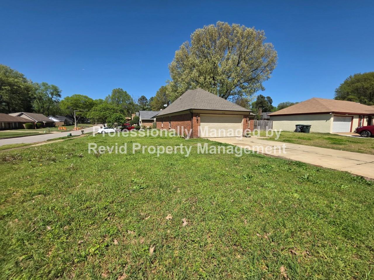5626 Tulip Tree Dr - Photo 2 of 3