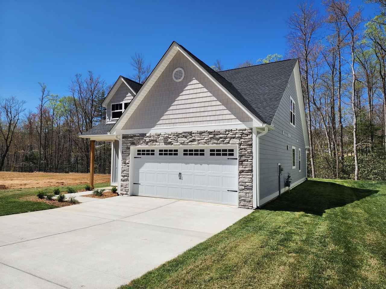 234 Slade Ln - Photo 3 of 22