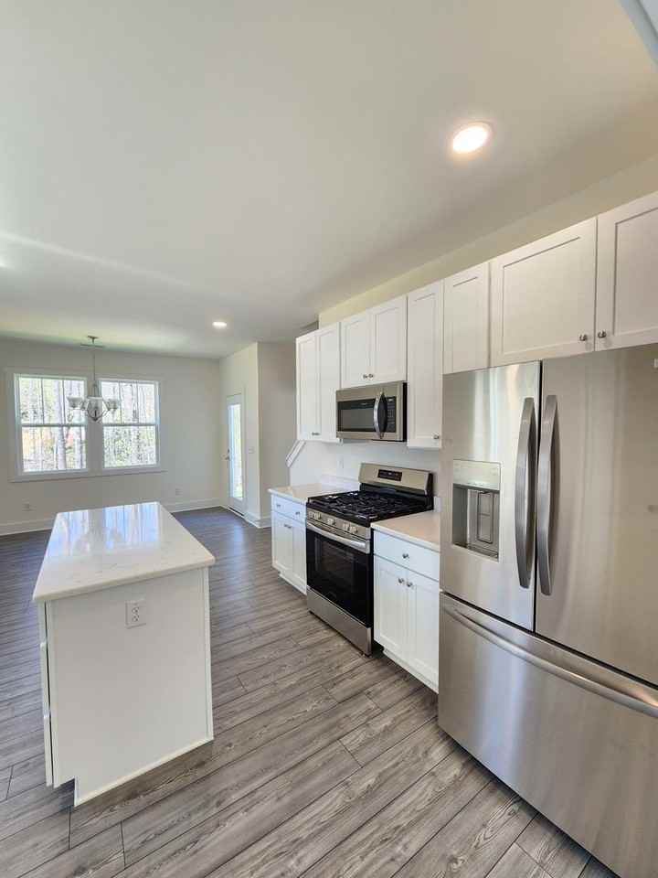 234 Slade Ln - Photo 5 of 22