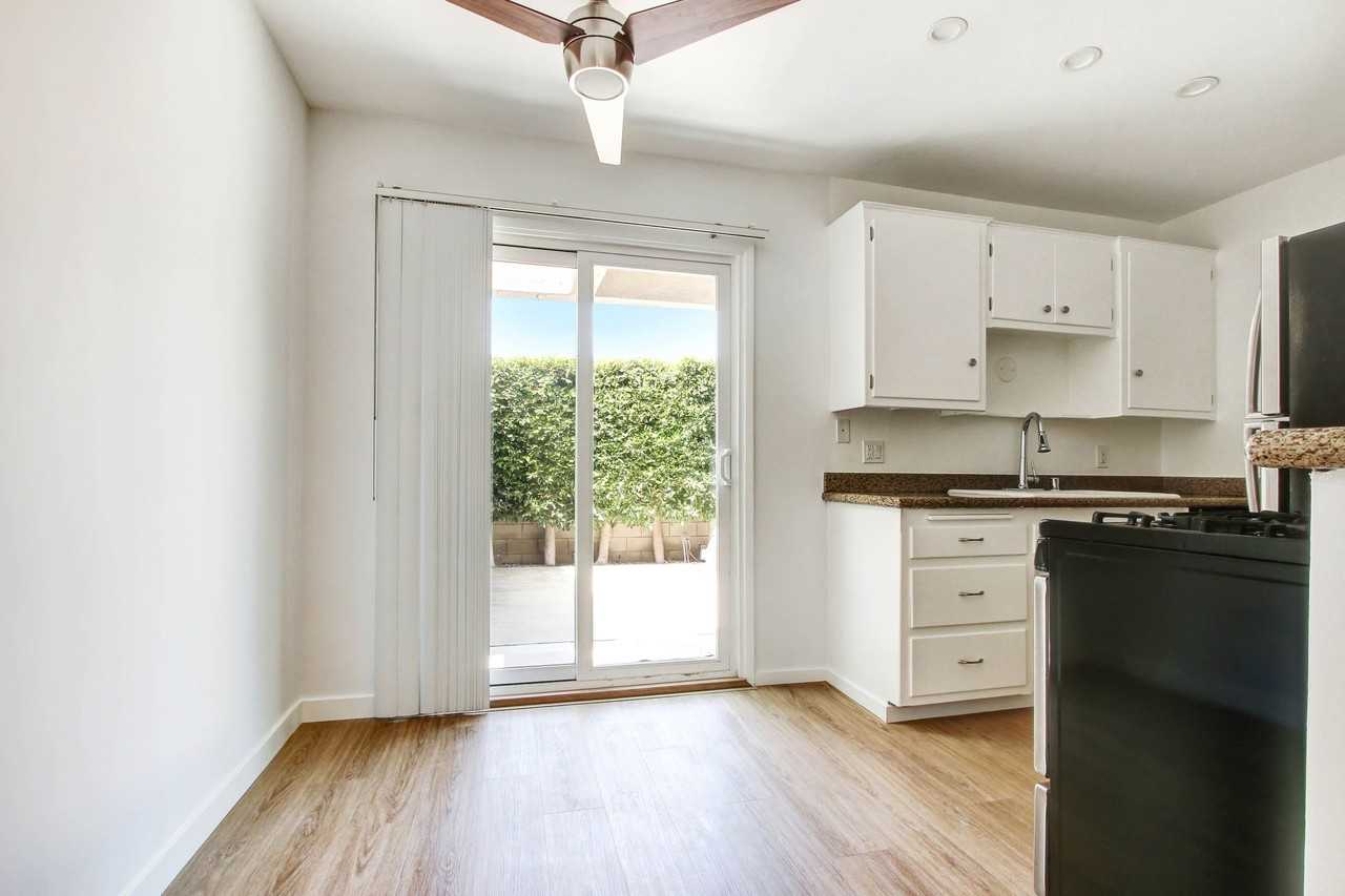 1433 Harvard in Santa Monica,steps to SM Blvd! - Photo 2 of 4