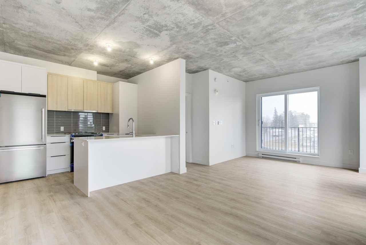 37 Boulevard Brunswick #207 - Photo 2 of 18