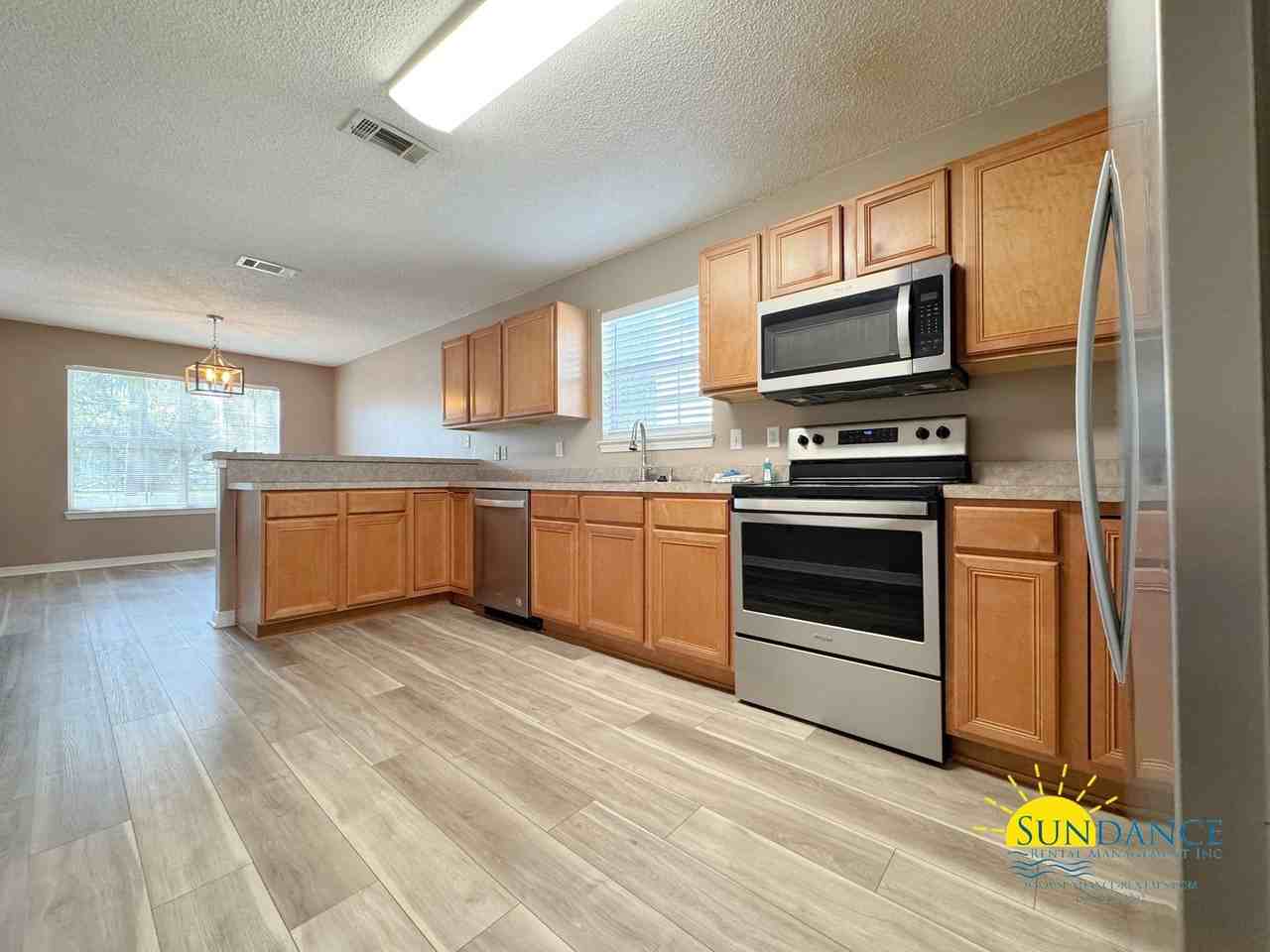 215 Twin Lakes Ln - Photo 6 of 29