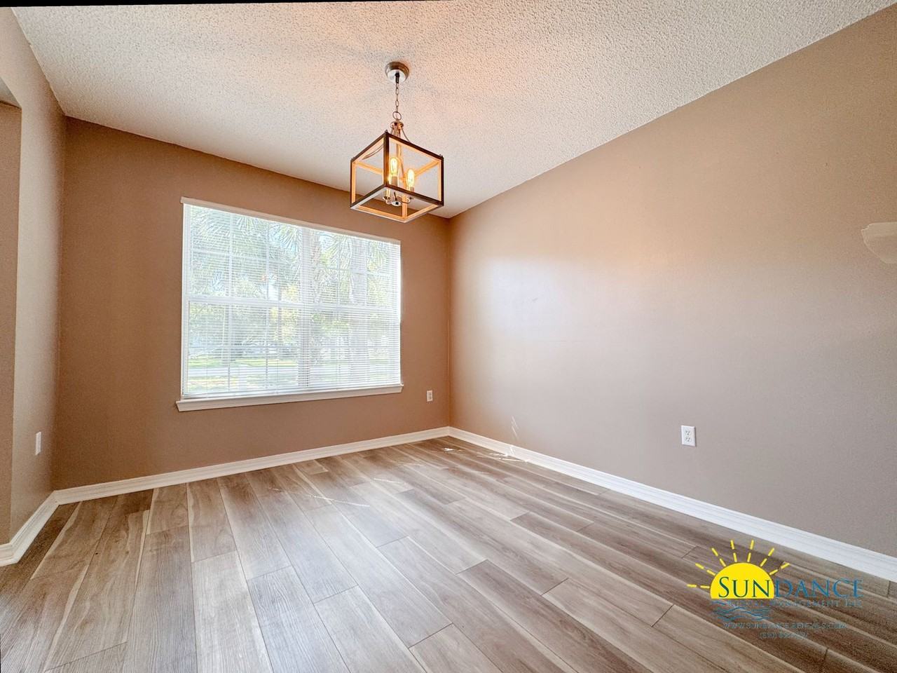 215 Twin Lakes Ln - Photo 7 of 29