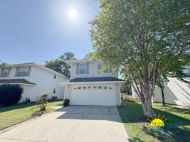 featured image of 215 Twin Lakes Ln