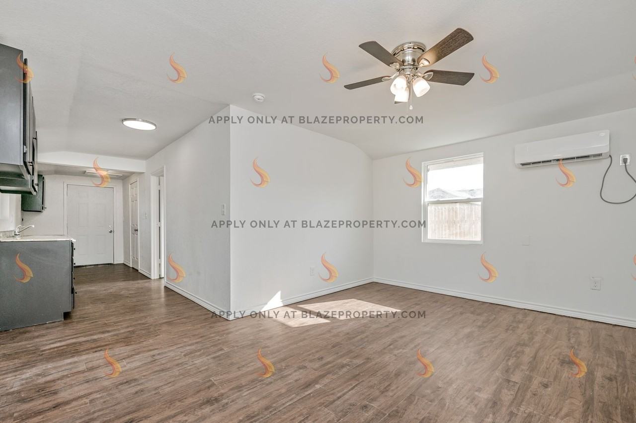 3110 San Jacinto Ave - Photo 5 of 13