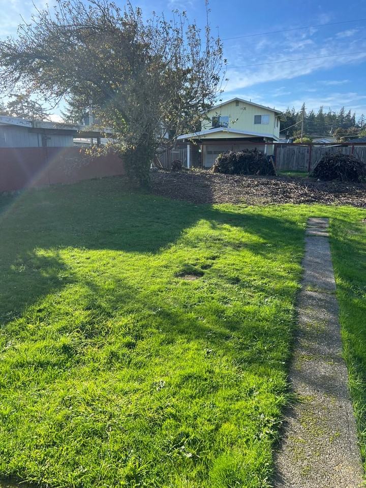 2472 Marion St - Photo 2 of 15