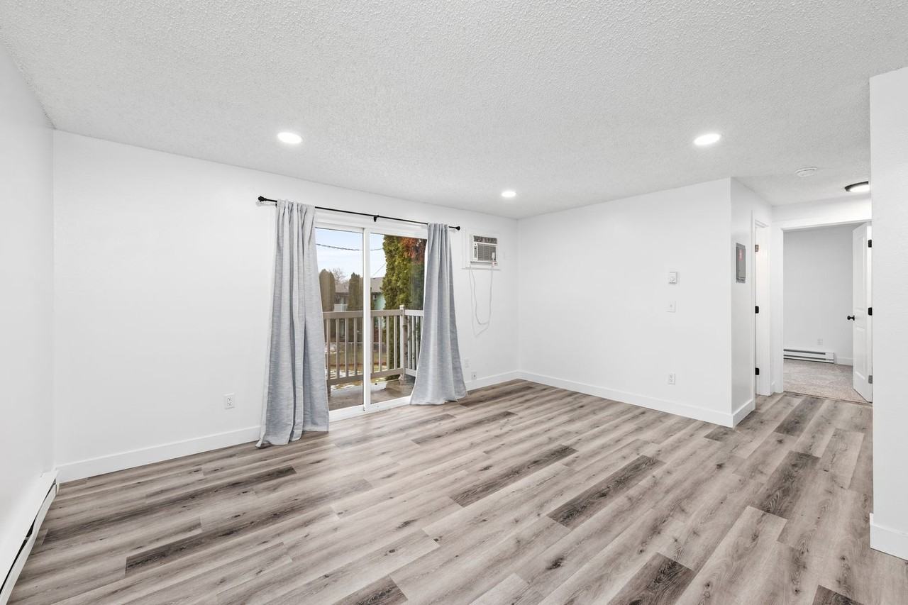 1515 N Bowdish Rd - Photo 3 of 23