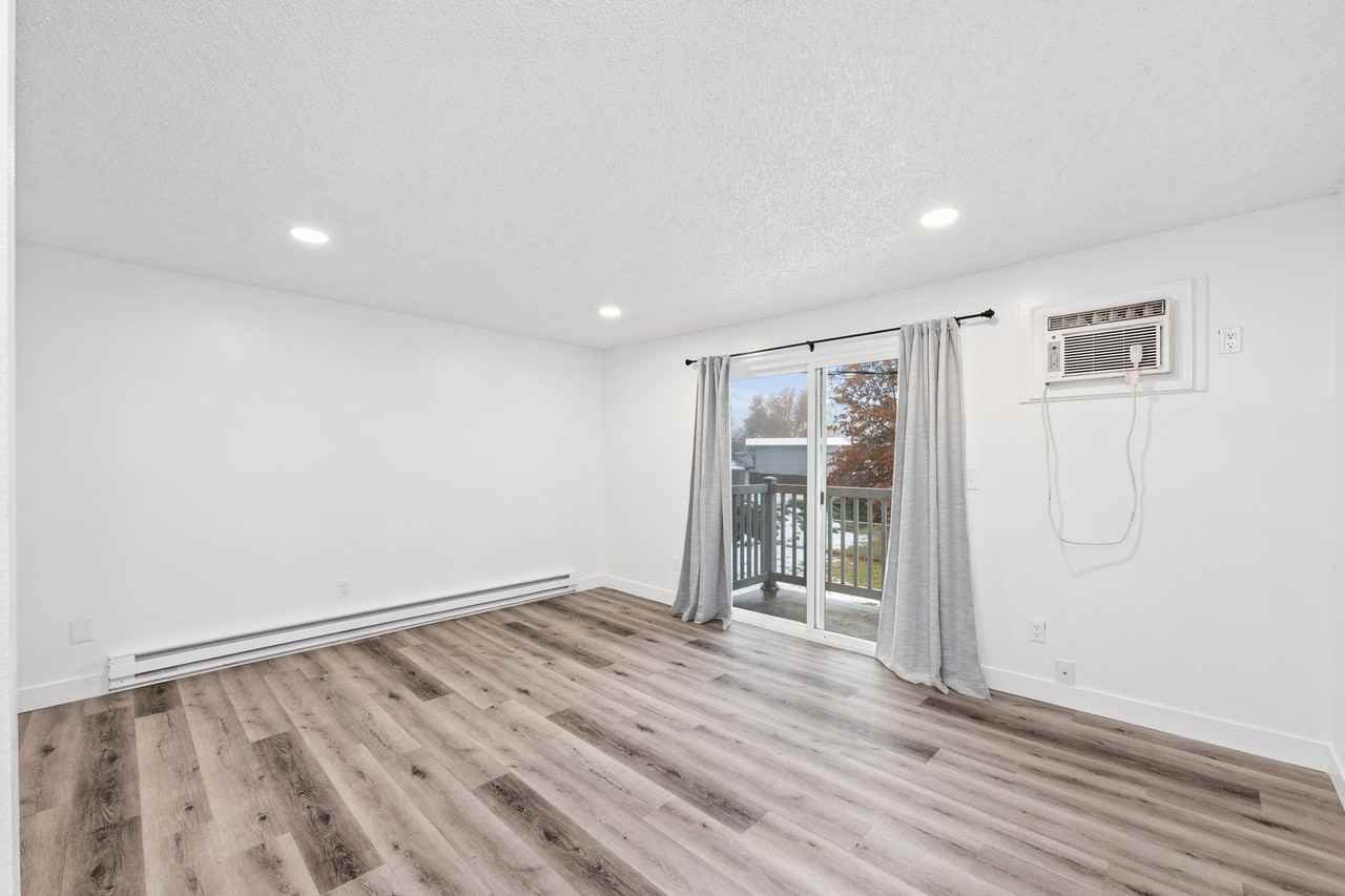 1515 N Bowdish Rd - Photo 4 of 23