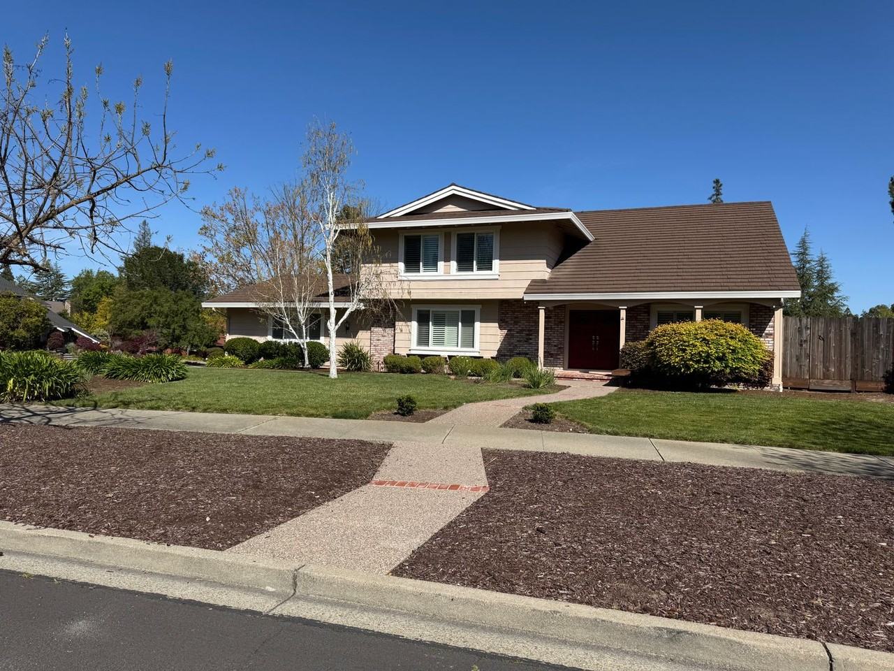 2468 Lavender Dr - Photo 2 of 32