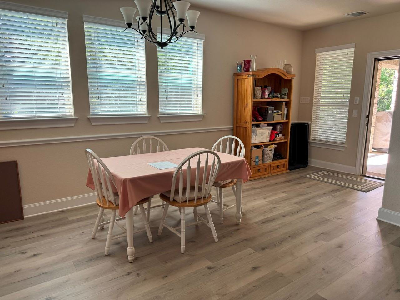 8603 Phoenix Ave - Photo 6 of 27