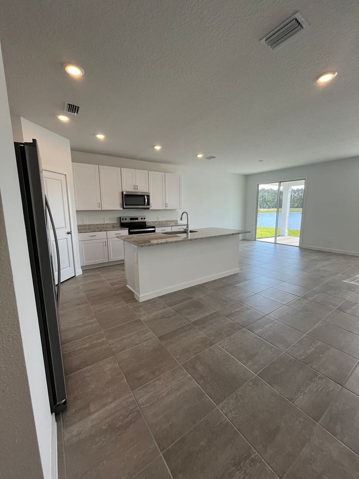 16 Wandering Creek Way - Photo 7 of 39