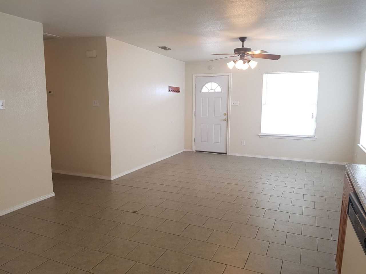 309 S Blue Jay Ct - Photo 3 of 11