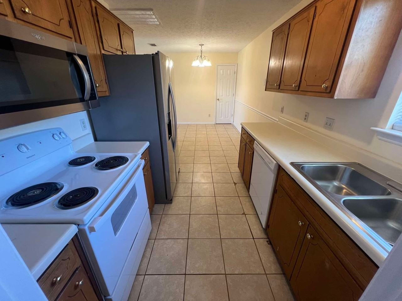 446 Westgate Blvd - Photo 5 of 13