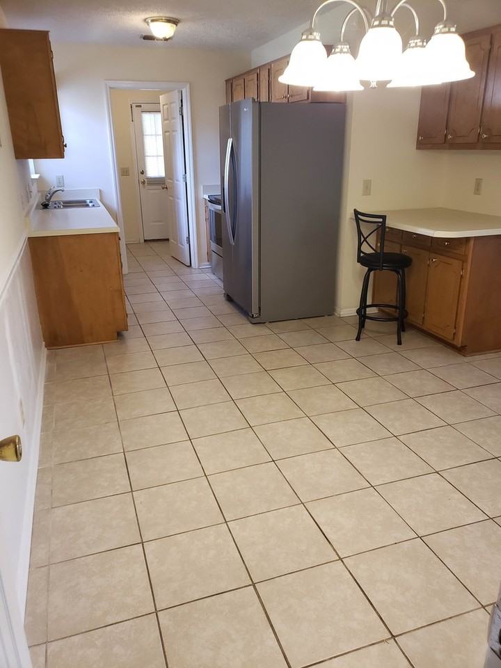 446 Westgate Blvd - Photo 6 of 13