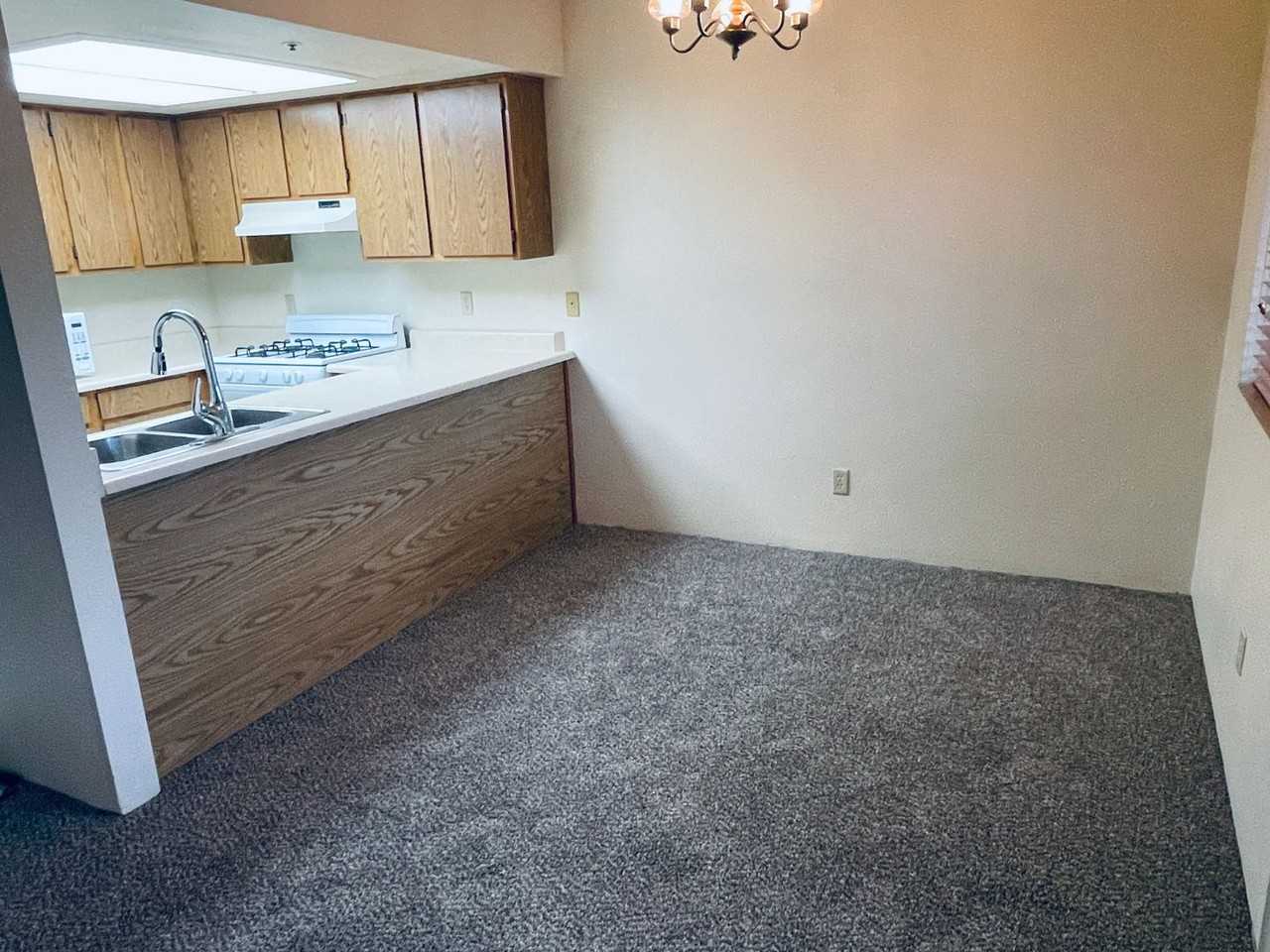 250 Sunset Dr #18 - Photo 4 of 15