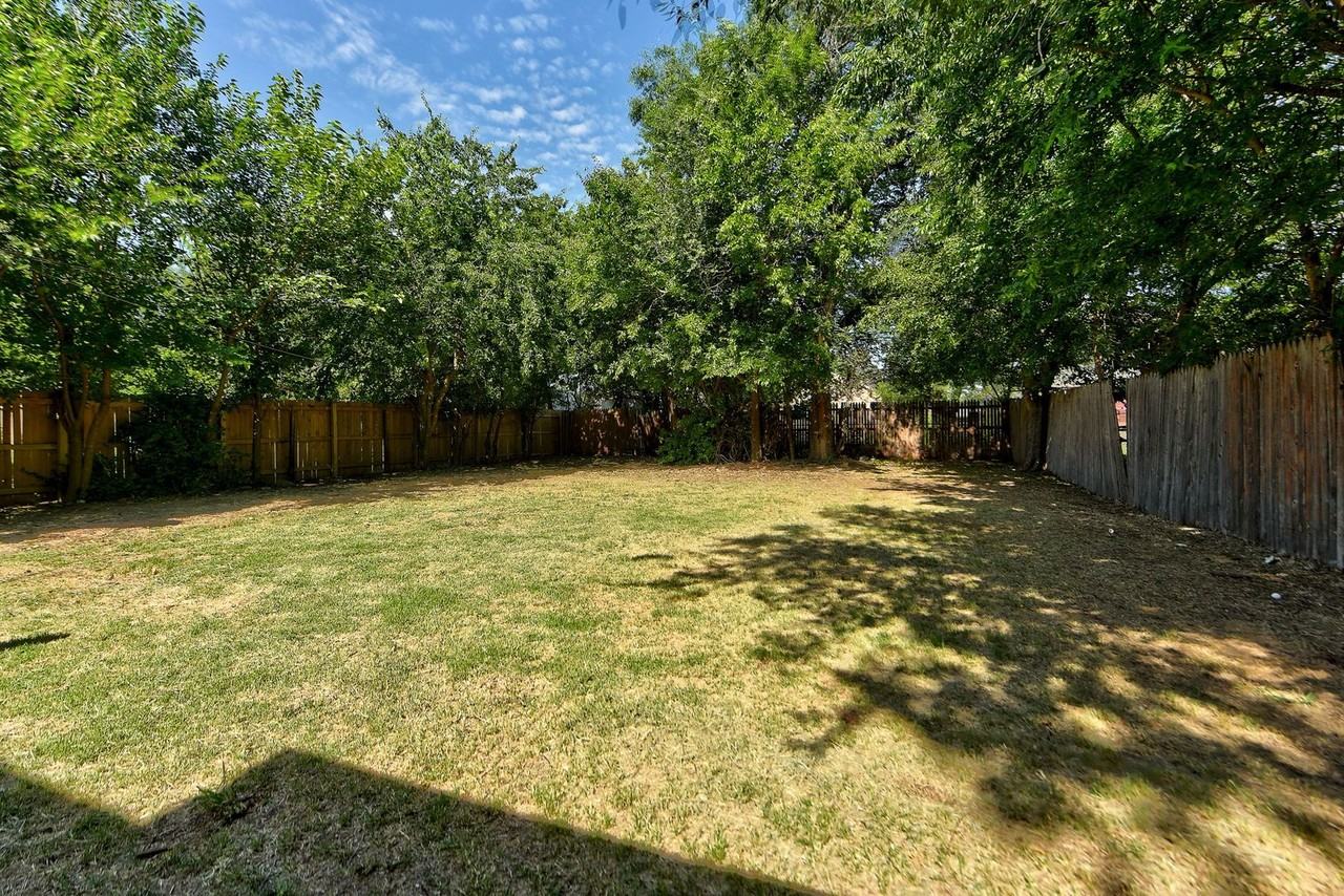 2321 Mccracken Dr - Photo 2 of 34