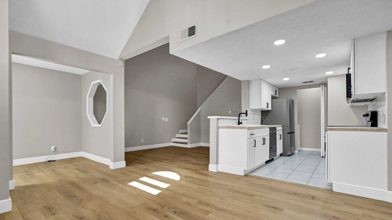 12287 Armenia Gables Cir - Photo 6 of 44