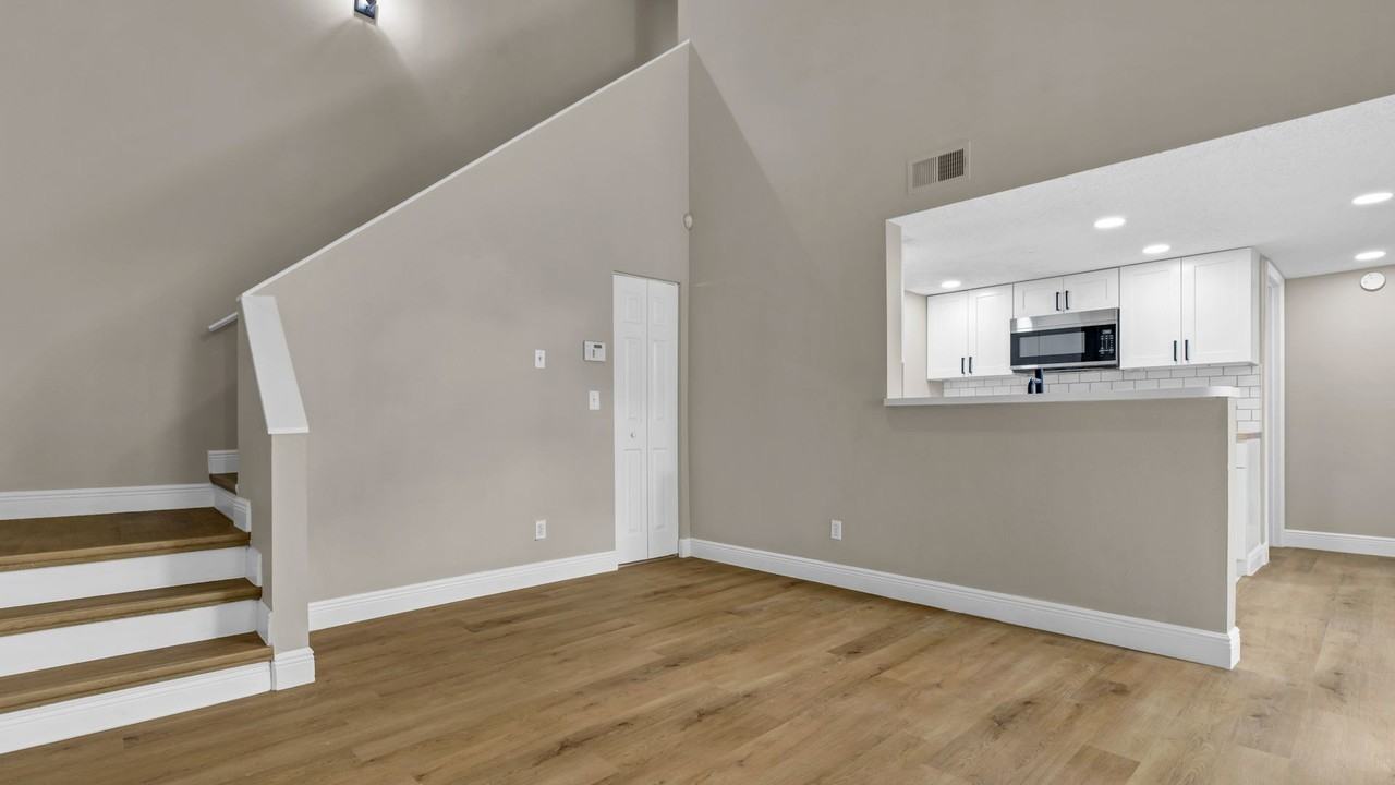 12287 Armenia Gables Cir - Photo 7 of 44