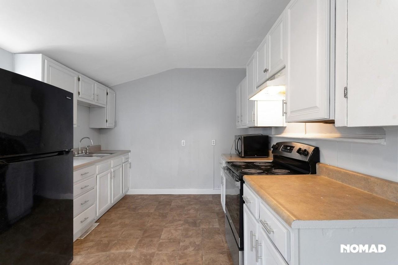 378 E Broadway - Photo 2 of 34