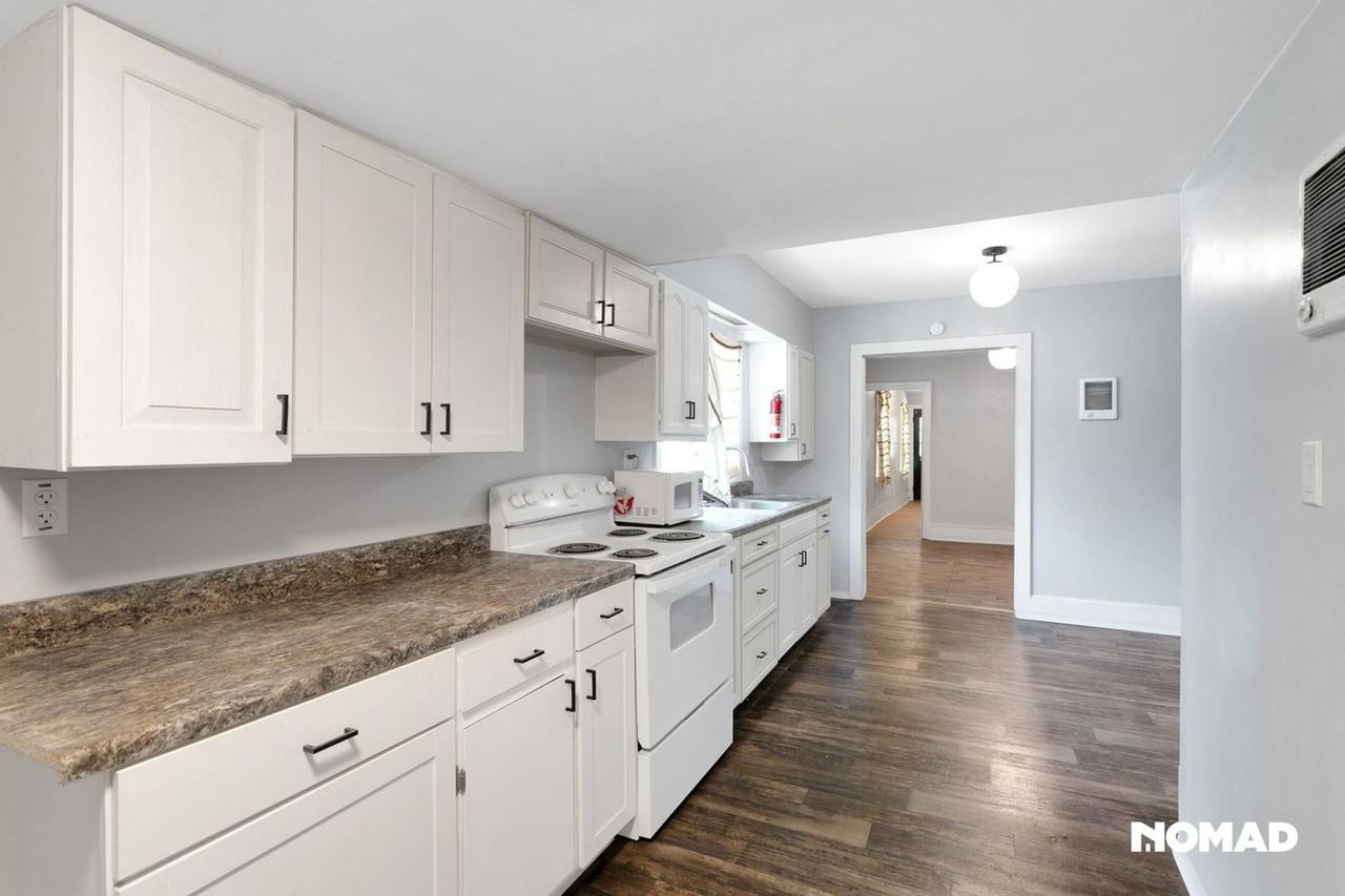 380 E Broadway - Photo 5 of 36