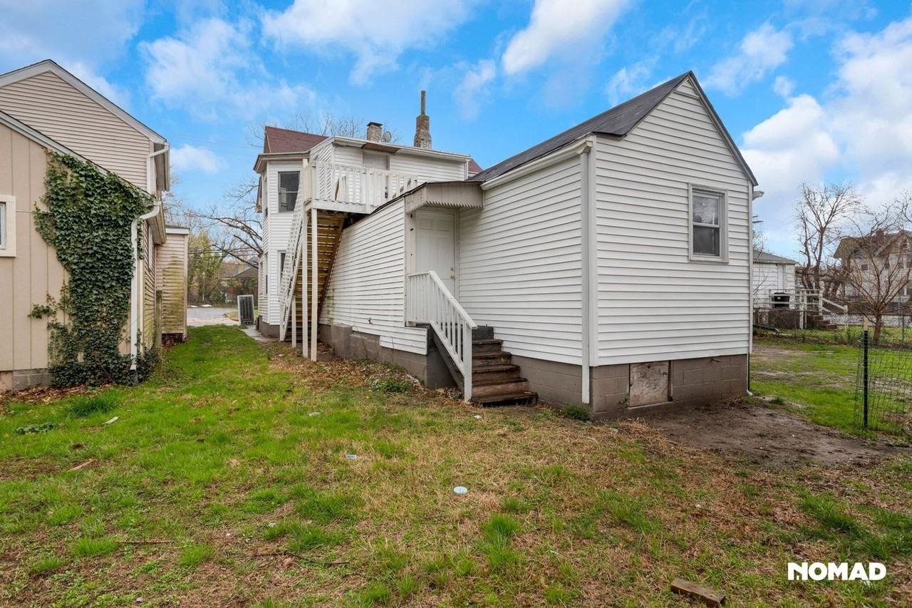 380 E Broadway - Photo 2 of 31
