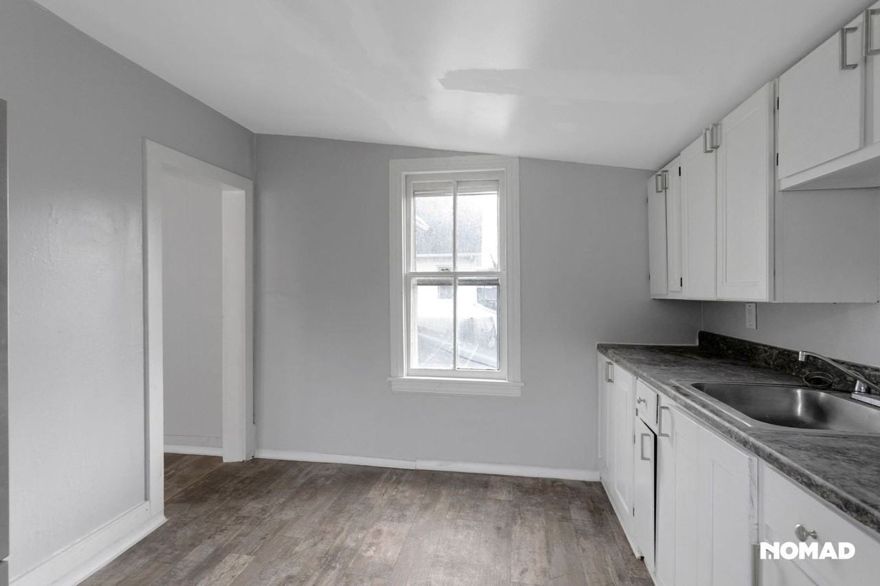 380 E Broadway - Photo 3 of 31