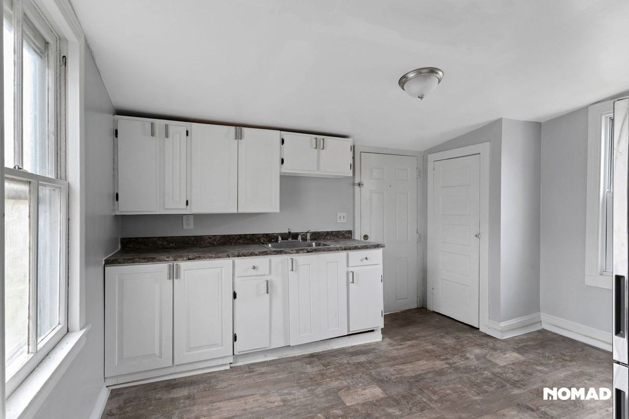 380 E Broadway - Photo 6 of 31