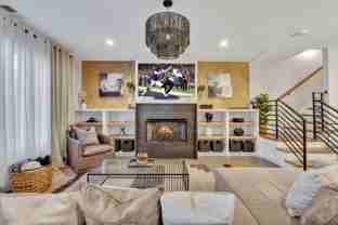 611 21st Ave N - Photo 1 of 1
