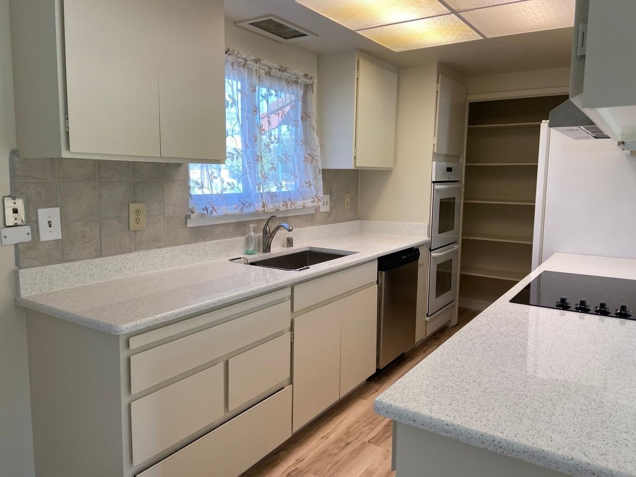 33 Clifton Ct - Photo 7 of 21