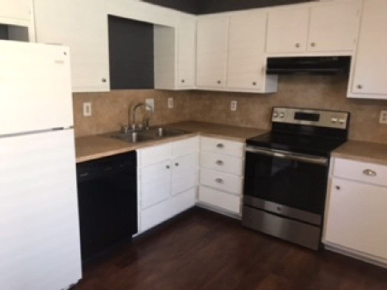 1705A Shely St - Photo 2 of 11