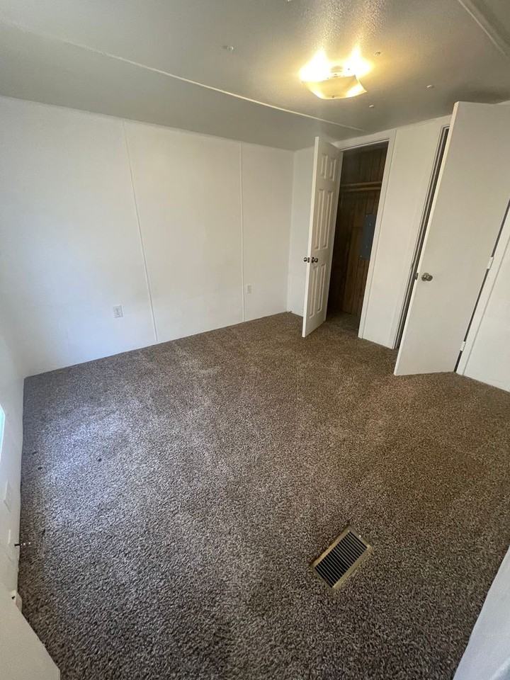 27 Blue Star Dr - Photo 7 of 15