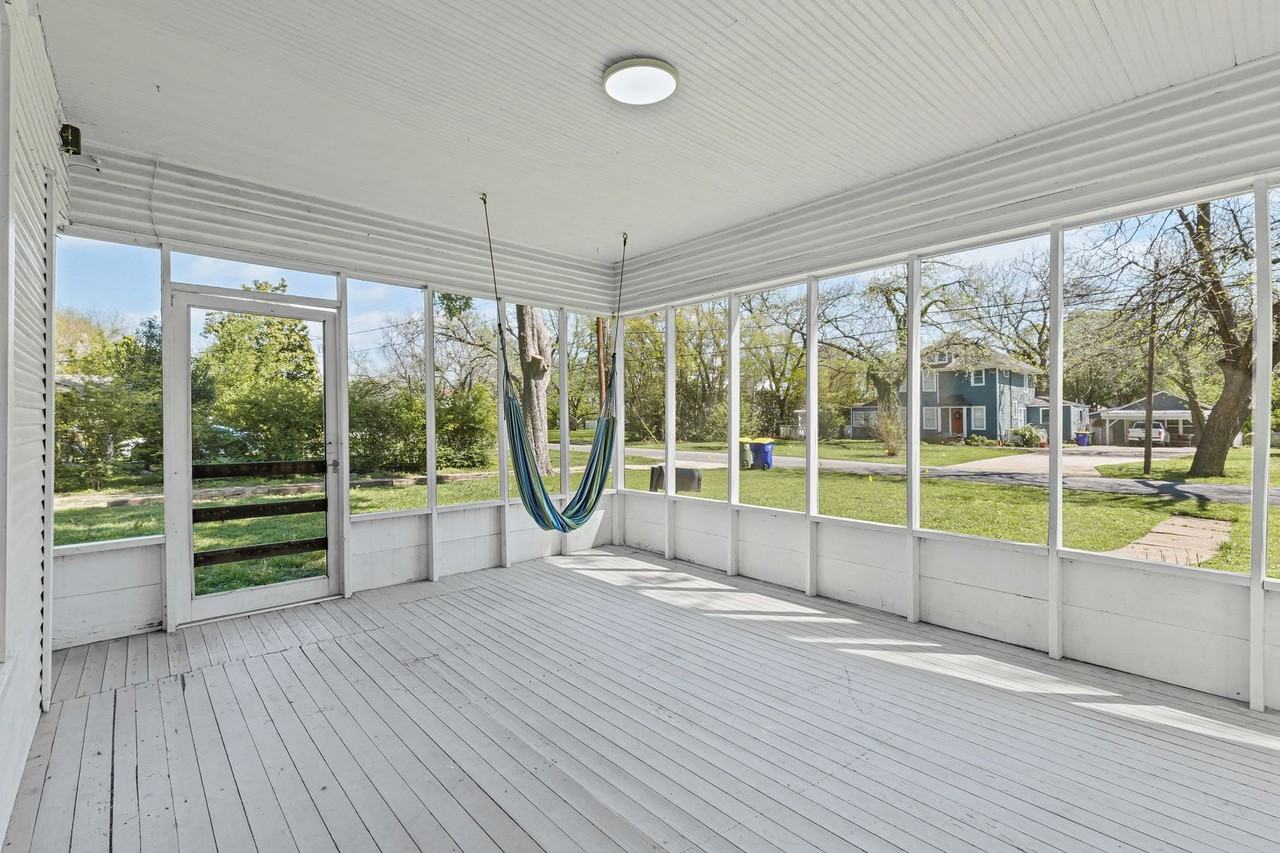 1111 Park Dr - Photo 2 of 43