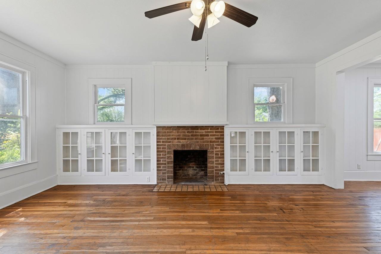 1111 Park Dr - Photo 3 of 43