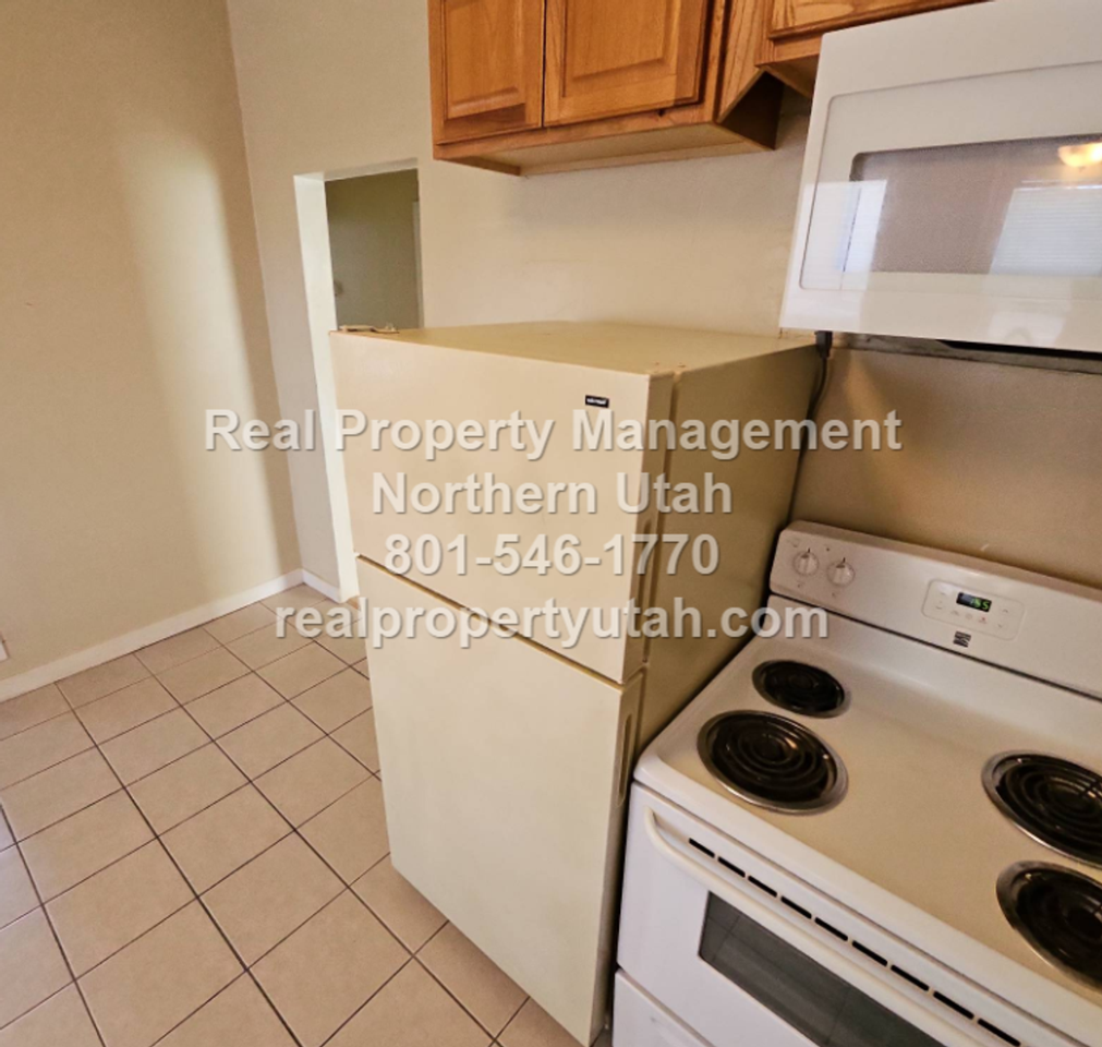 963 Rushton St - Photo 6 of 15