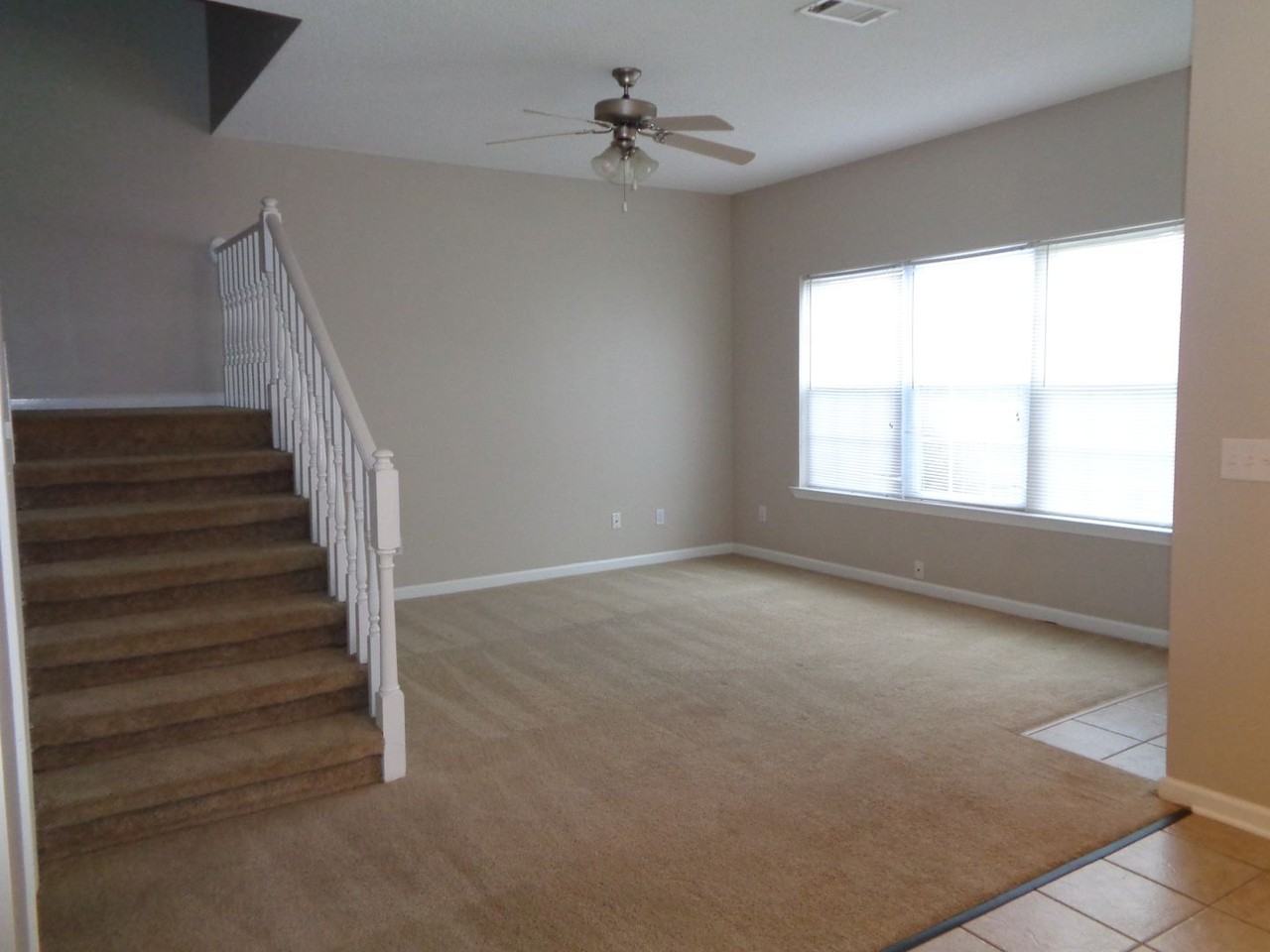 17 Courtyard Way - Photo 2 of 17