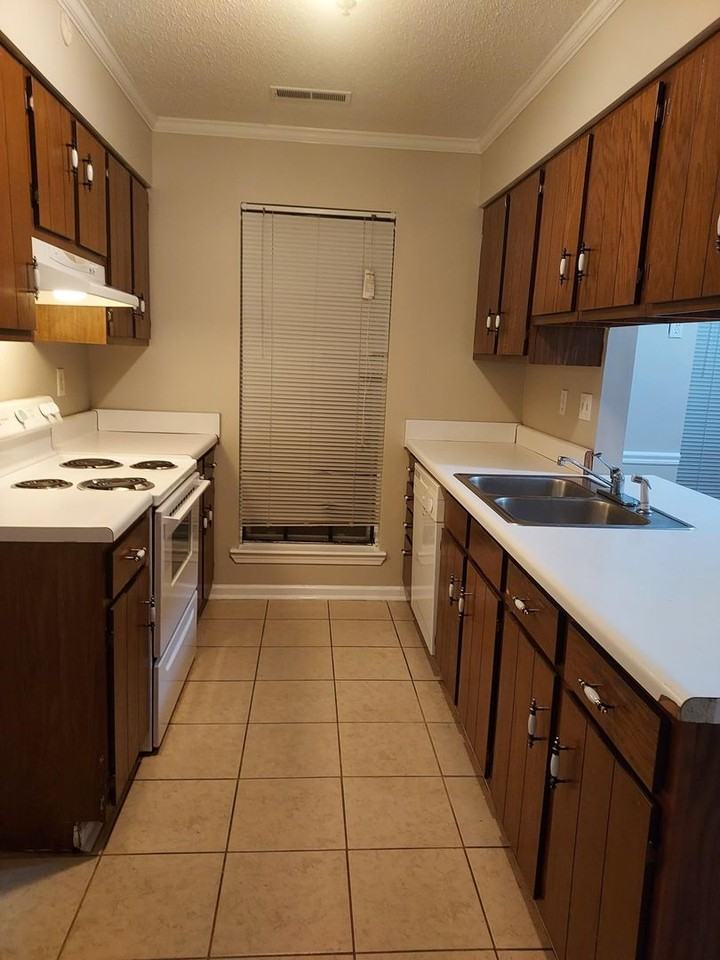 3562 Venson Dr - Photo 3 of 9