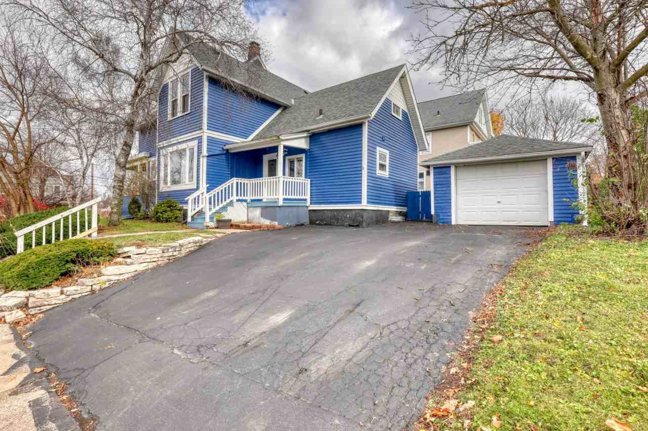 327 W Sumner St - Photo 3 of 19