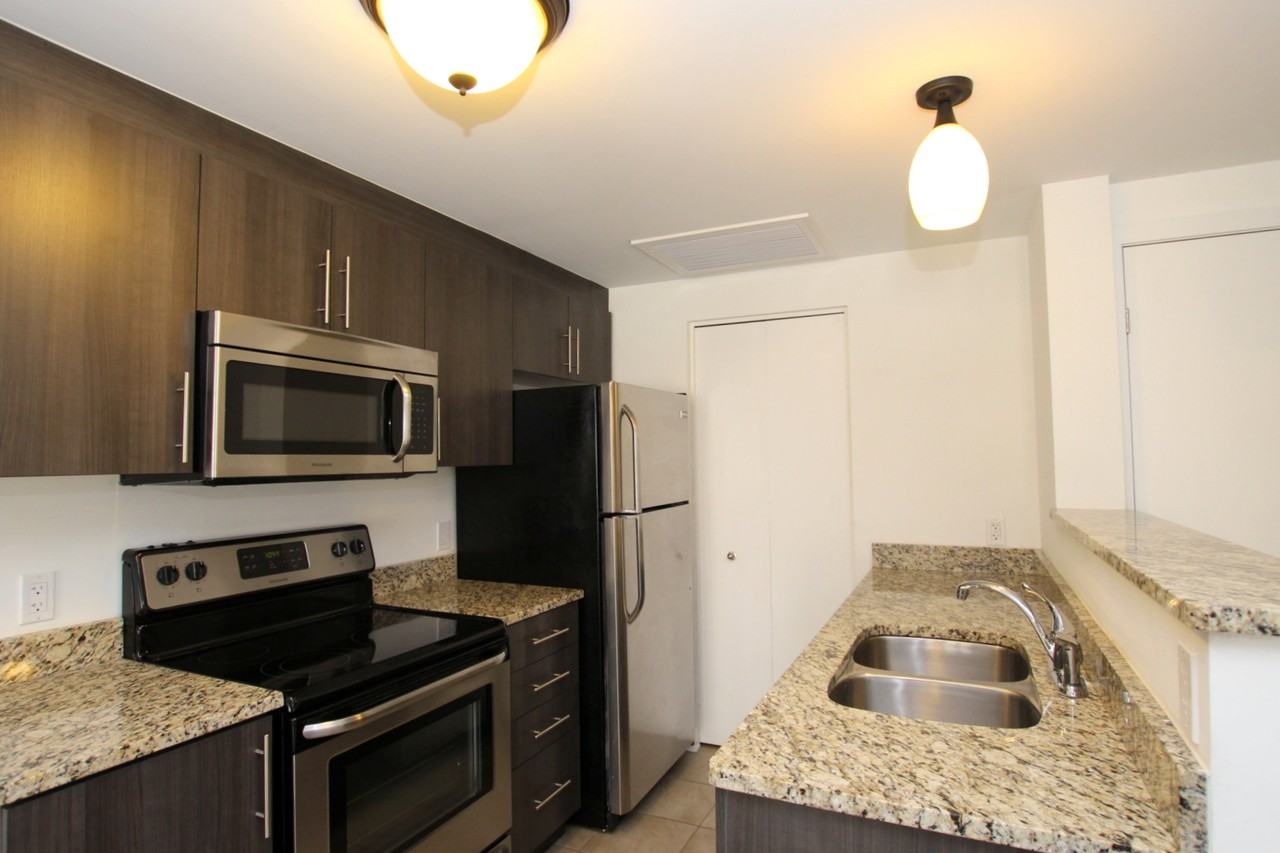 140 Daly Ave - Photo 3 of 13