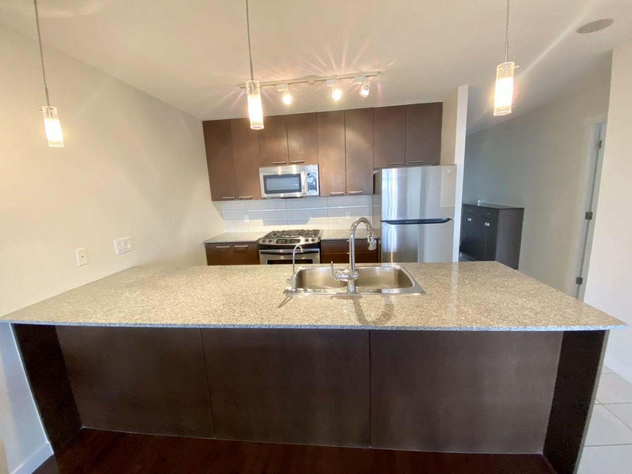 5811 No.3 Rd - Photo 2 of 10