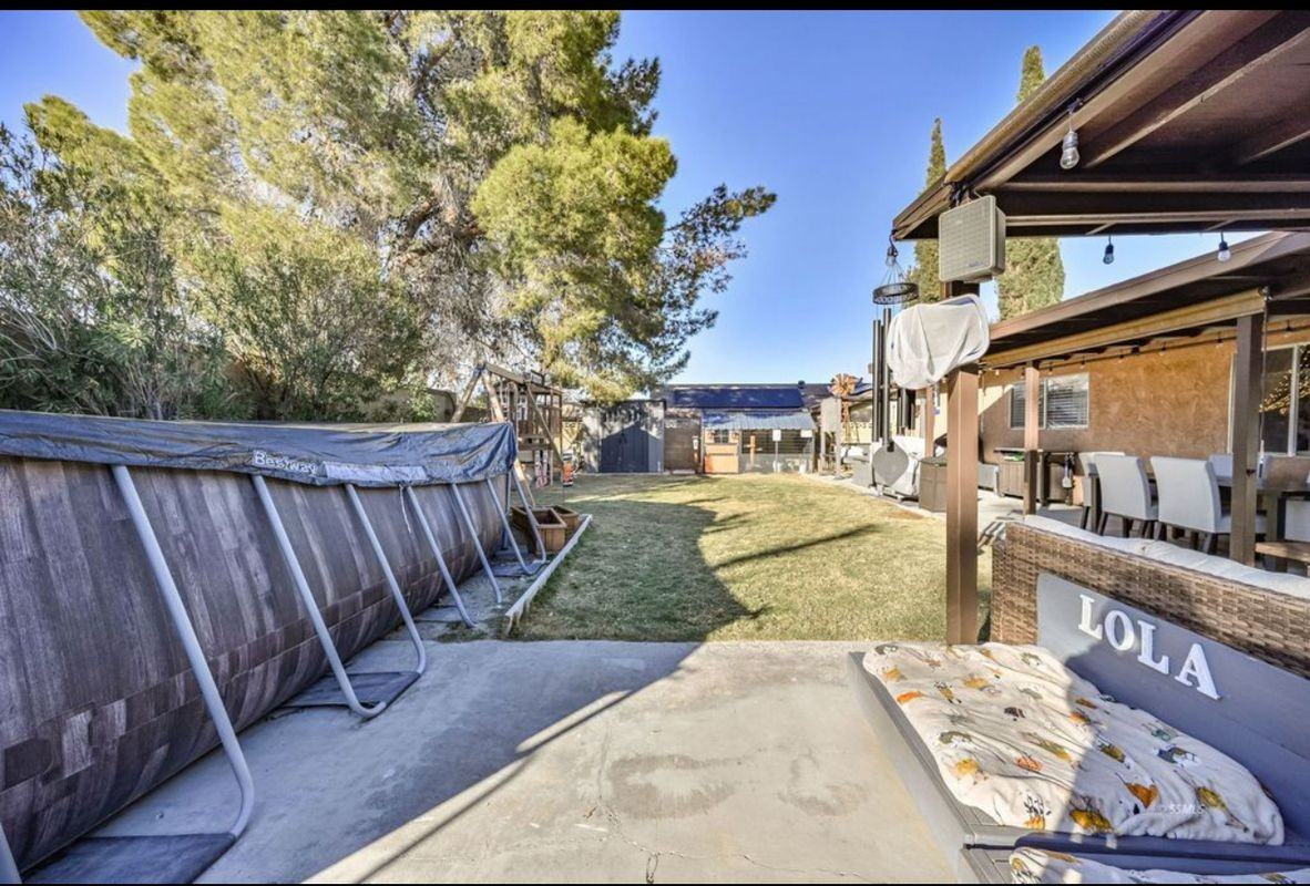 1019 Peg St - Photo 3 of 15