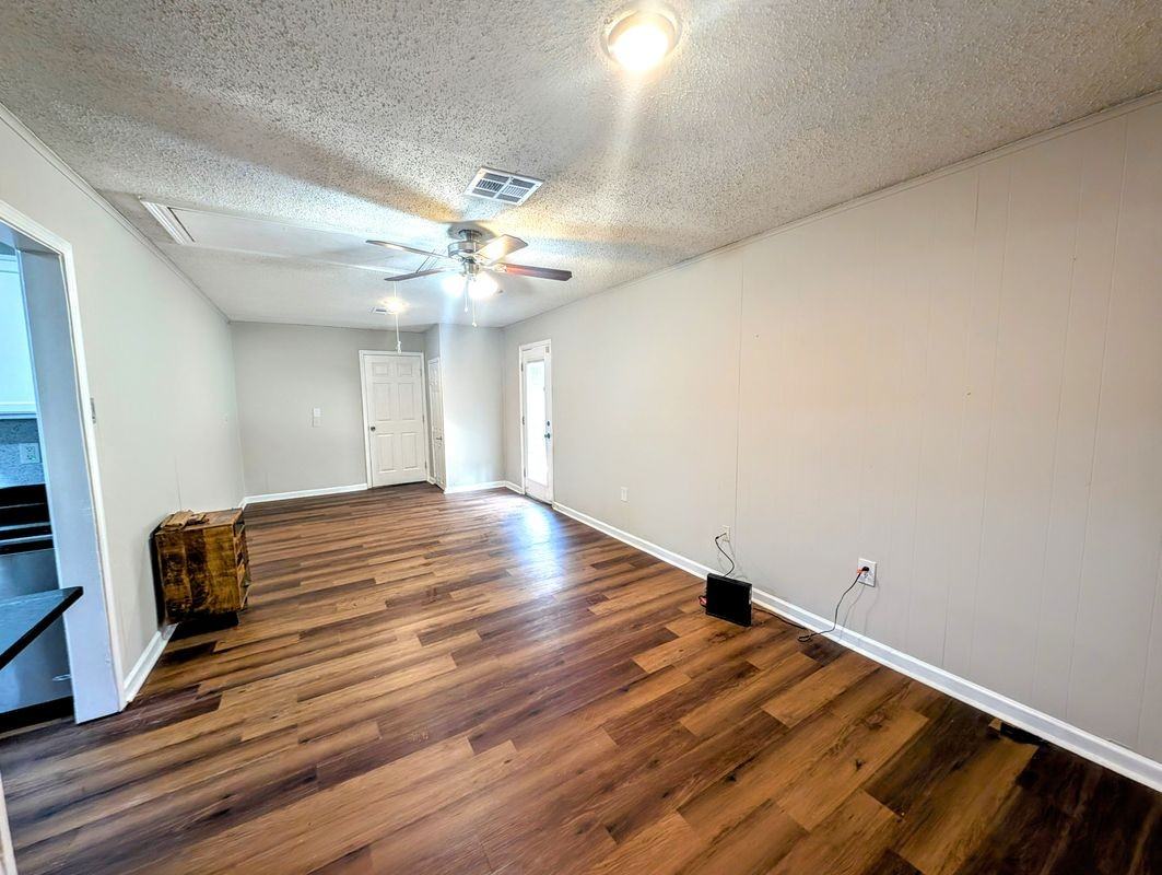 2528 Joy Ann Dr - Photo 2 of 12