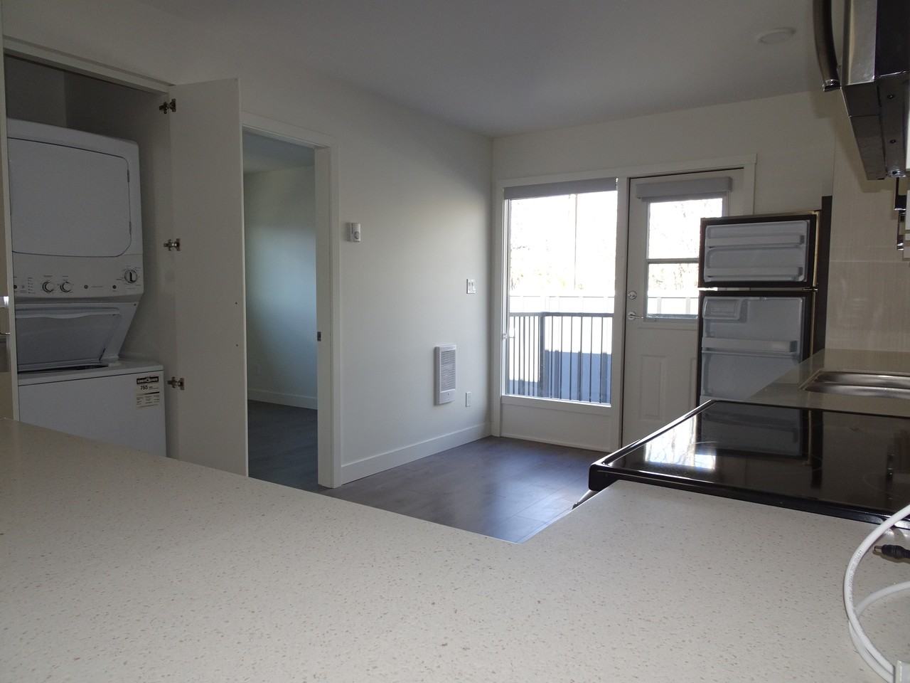 166 Mcpherson Cres #202 - Photo 5 of 11