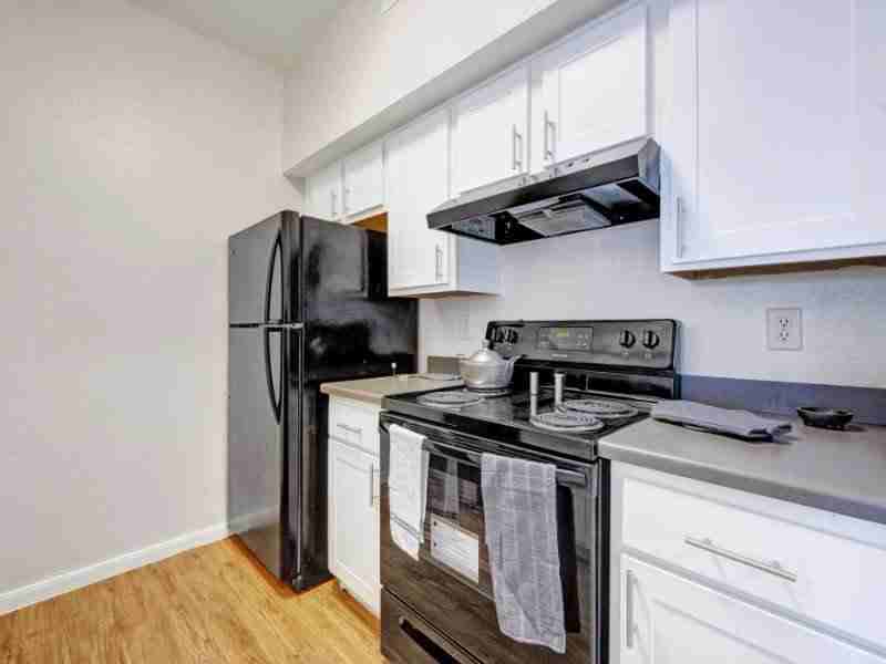 6201 E 62nd Ave - Photo 7 of 33